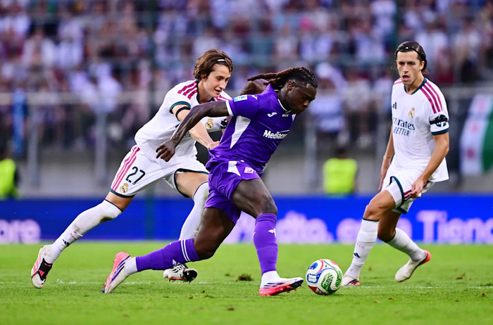 Real Madrid dẫn trước 2 bàn nhưng không thể giữ vững kết quả lợi thế này trước Fiorentina. Ảnh: Yahoo Sports