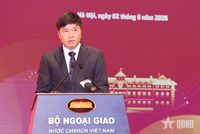  Các đại biểu trình bày tham luận tại hội nghị. Ảnh: VŨ PHONG