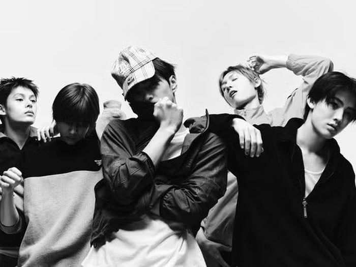 CORTIS, nhóm nhạc nam thuộc BigHit Music, đã lần đầu tiên xuất hiện trong danh sách này năm nay. "Billboard" mô tả nhóm là một trong những nhóm nhạc có tốc độ tăng trưởng nhanh nhất trên bảng xếp hạng của họ. EP thứ hai của họ, 'GreenGreen', ra mắt ở vị trí thứ 3 trên bảng xếp hạng "Billboard 200", sau khi EP đầu tiên, 'Color Outside the Lines', ra mắt ở vị trí thứ 15. Đĩa đơn chủ đạo của EP, 'RedRed', cũng đạt vị trí thứ 38 trên bảng xếp hạng "Billboard Global 200", đánh dấu lần đầu tiên nhóm xuất hiện trên bảng xếp hạng "Bubbling Under Hot 100". Chia sẻ về thành tích này, các thành viên cho biết: "Khi EP đầu tiên của chúng tôi lọt vào Billboard 200, đó là điều chúng tôi hằng mơ ước. Rồi EP thứ hai của chúng tôi đạt vị trí top 3, điều đó vẫn khiến chúng tôi cảm thấy không thể tin được. Những khoảnh khắc như thế này đã giúp chúng tôi nhận ra rằng âm nhạc của mình đang được nhiều người trên khắp thế giới đón nhận, và chúng tôi thực sự biết ơn vì điều đó".