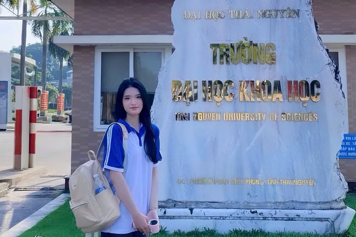 Những năm học tại trường ĐH Khoa học (ĐH Thái Nguyên) mang đến cho Tạ Thị Hoa nhiều cơ hội tham gia hoạt động ngoại khóa, rèn luyện kỹ năng và trưởng thành qua từng trải nghiệm.