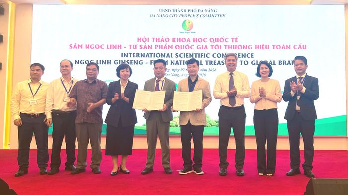  Trao biên bản ghi nhớ hợp tác giữa Hội Sâm Ngọc Linh Quảng Nam, TP Đà Nẵng và Hiệp hội Sâm Geumsan, Hàn Quốc về phát triển sâm, dược liệu 