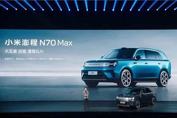 Sau màn hé lộ vào hồi đầu tháng này, tập đoàn điện tử Xiaomi của Trung Quốc đã chính thức giới thiệu mẫu SUV cỡ lớn được chờ đợi từ lâu mang tên Skynomad. Xe được bán với 2 phiên bản, gồm N70 và N90, chủ yếu khác nhau về kích thước cũng như cấu hình ghế ngồi.