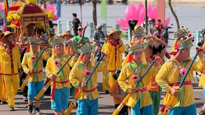Hình ảnh tại Lễ rước Lệnh Ông Sanh.