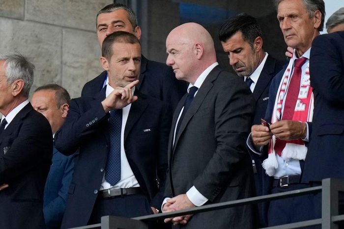  Chủ tịch UEFA Aleksander Ceferin và Chủ tịch FIFA Gianni Infantino vốn đã có nhiều bất đồng. 
