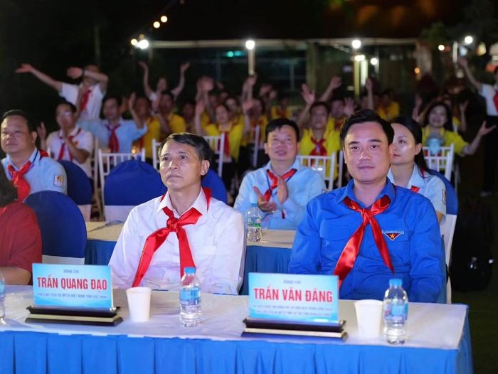 Lãnh đạo Mặt trận Tổ quốc và Tỉnh Đoàn Bắc Ninh dự chương trình.