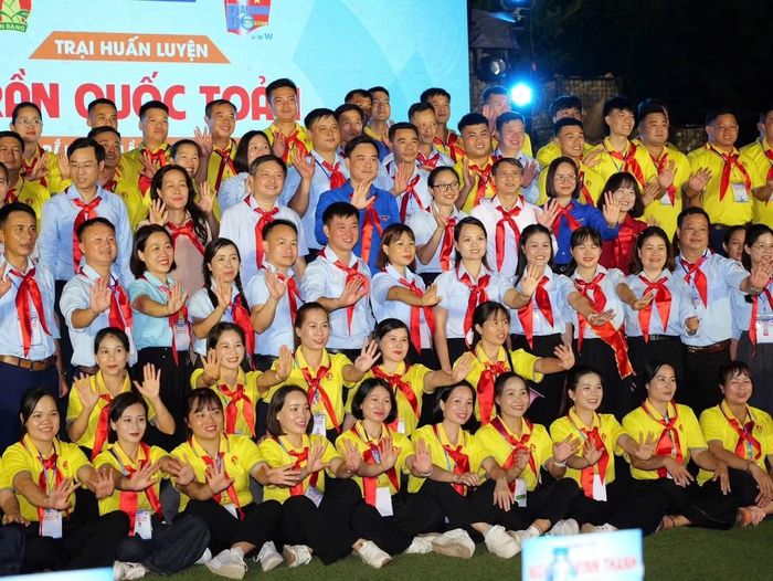 Các học viên tham gia trại huấn luyện.
