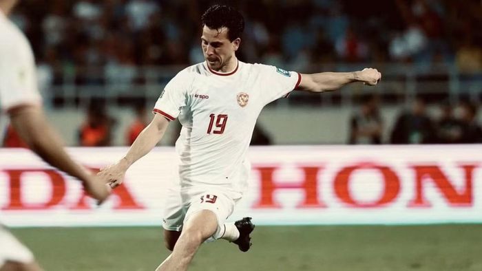 Thom Haye đóng vai nhạc trưởng nơi tuyến giữa Indonesia