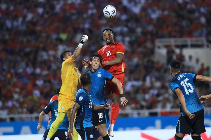 Nguyễn Xuân Son và các đồng đội cần hiệu quả hơn trong các tình huống trước khung thành đối phương