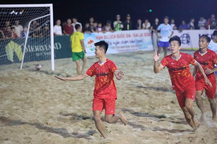 Các cầu thủ ăn mừng sau khi ghi bàn vào lưới đối thủ.