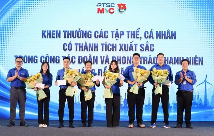 Ban Chấp hành Đoàn cơ sở PTSC M&amp;C tổ chức tuyên dương, khen thưởng các tập thể và cá nhân có thành tích xuất sắc trong công tác Đoàn và phong trào thanh niên 6 tháng đầu năm 2026.