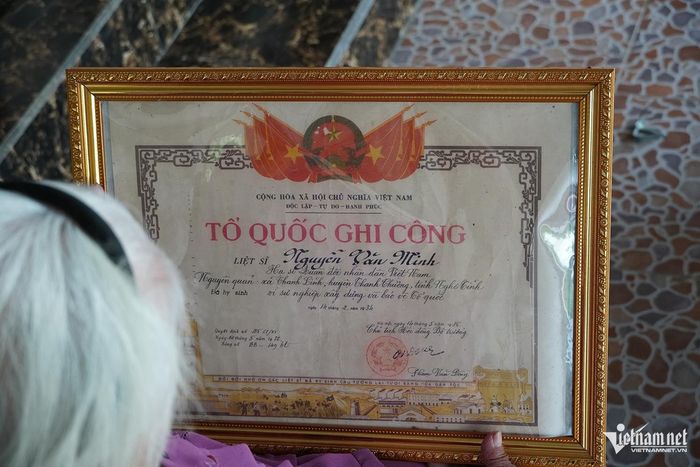 Ở tuổi xế chiều, mẹ Năm mong sớm đưa hai con về quê nhà.