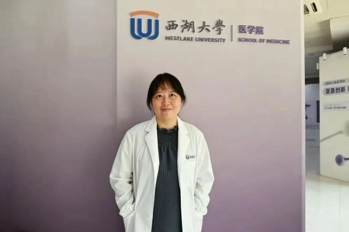 Bác sĩ Shen Yang sẽ đảm nhiệm vị trí giảng viên tại Trường Y, Đại học Westlake ở Hàng Châu, Trung Quốc. Ảnh: Westlake University/SCMP