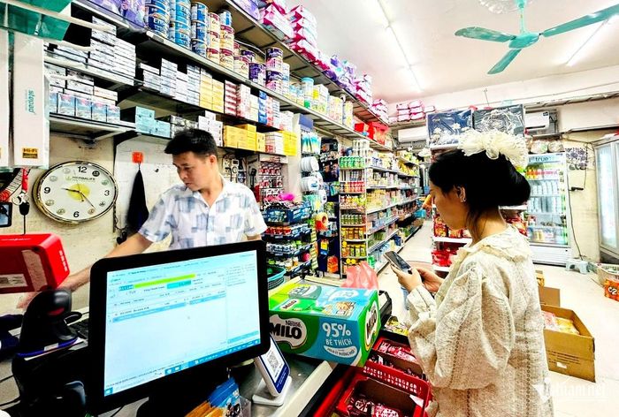 Hộ kinh doanh có doanh thu trên 1 tỷ phải chấp hành đúng quy định hóa đơn điện tử và sổ sách kế toán. Ảnh: Nguyễn Lê