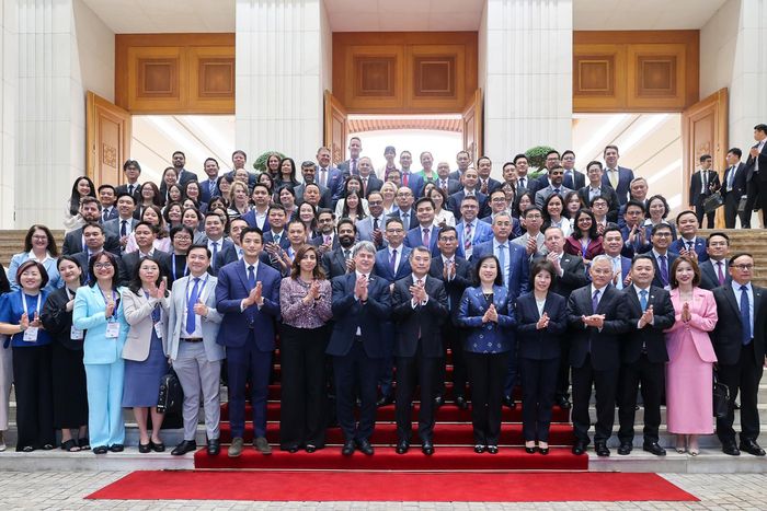 Thủ tướng Lê Minh Hưng làm việc với đoàn doanh nghiệp Mỹ do Quyền Chủ tịch Hội đồng Kinh doanh Mỹ - ASEAN (USABC) Brian McFeeters dẫn đầu hồi giữa tháng 4. Ảnh: Nhật Bắc