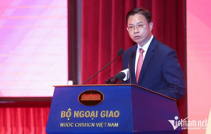 Thứ trưởng Bộ Ngoại giao Ngô Lê Văn phát biểu mở đầu hội nghị