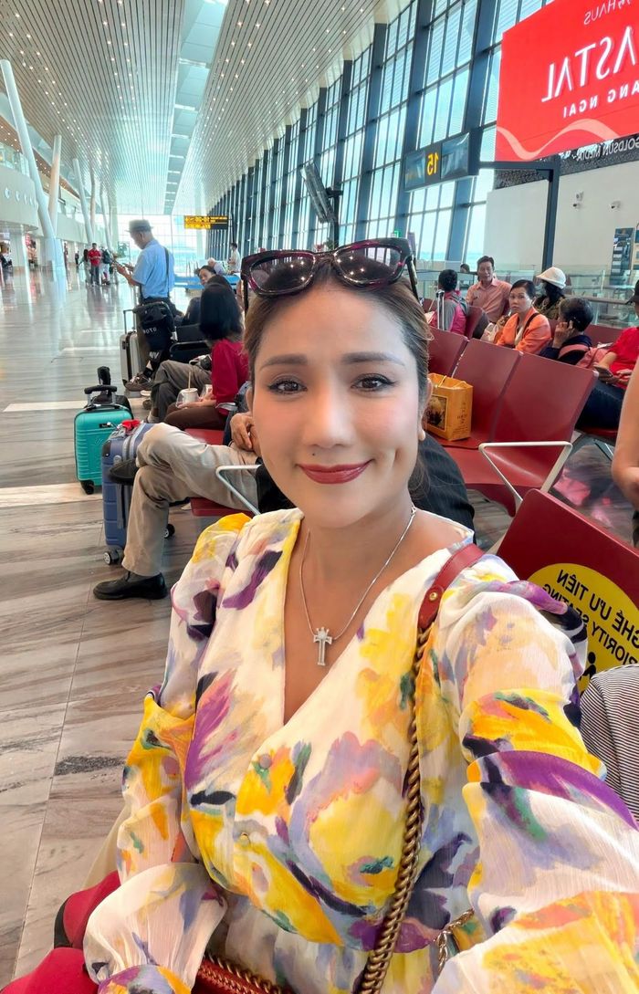 MC Cát Tường có mặt tại Hà Nội để dự Đại hội đại biểu toàn quốc Hội Nghệ sĩ Sân khấu Việt Nam lần thứ X, nhiệm kỳ 2026-2031.
