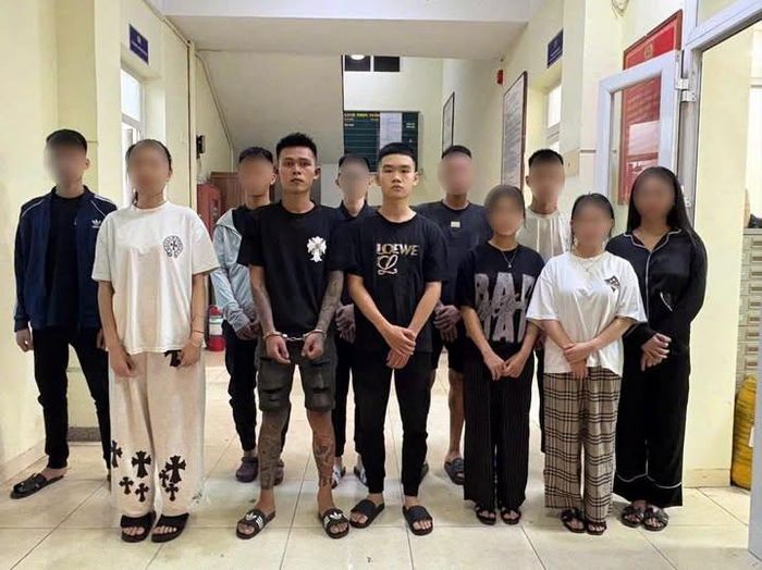 Nhóm đối tượng bị cơ quan công an bắt giữ. Ảnh: CACC
