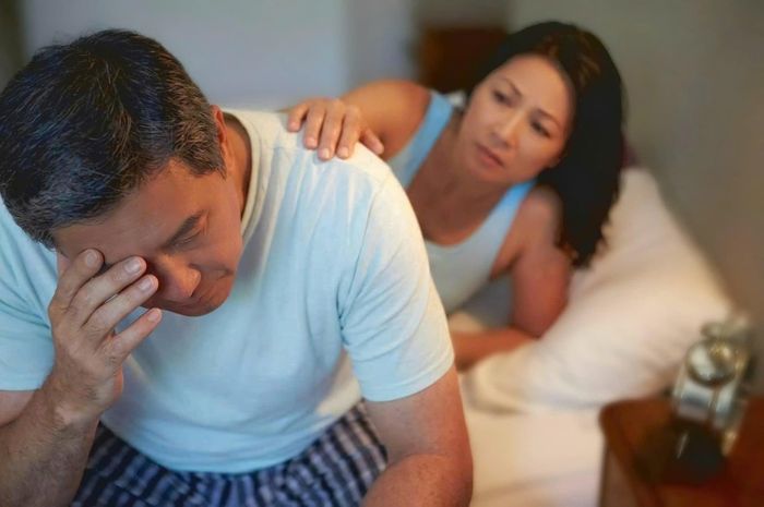 Không chỉ phụ nữ mới có những ngày cảm xúc thất thường, cáu gắt vô cớ hay mệt mỏi không rõ nguyên nhân. (Ảnh minh họa Ai)