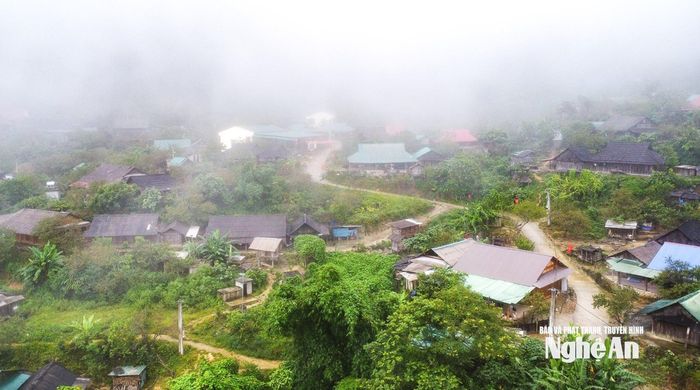 Bản Huồi Cọ, xã biên giới Nhôn Mai là nơi sinh sống của đồng bào người Mông. Ảnh: Thành Cường