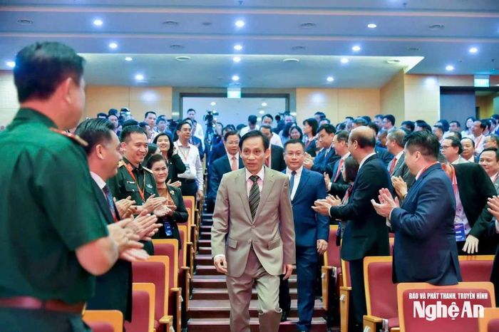 Đồng chí Lê Hoài Trung - Ủy viên Bộ Chính trị, Bộ trưởng Bộ Ngoại giao và các đại biểu dự hội nghị. Ảnh: K.T