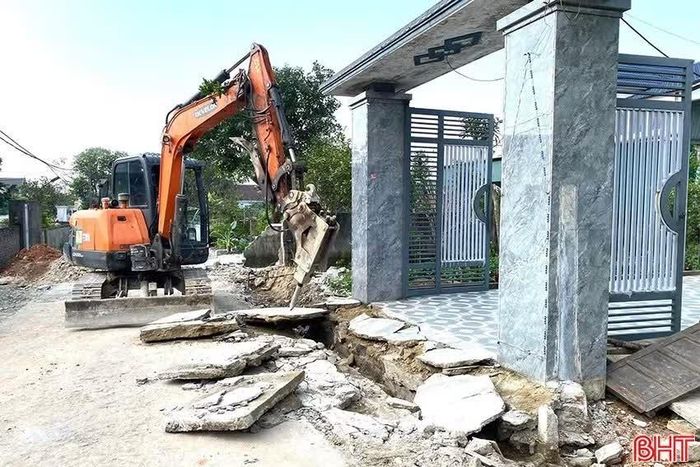 Phong trào hiến đất mở đường, xây dựng nông thôn mới, đô thị văn minh được người dân nhiều địa phương hưởng ứng.