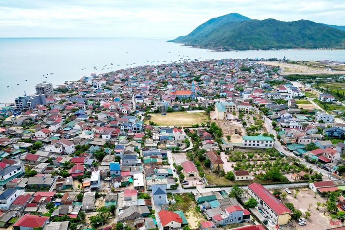 Sau khi sắp xếp còn 15 thôn, xã Thiên Cầm không chỉ tinh gọn bộ máy mà còn tạo được bước chuyển về chất lượng đội ngũ cán bộ cơ sở.