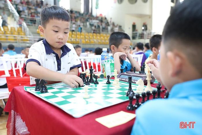 Ngay sau lễ khai mạc, các vận động viên đã bước vào thi đấu.