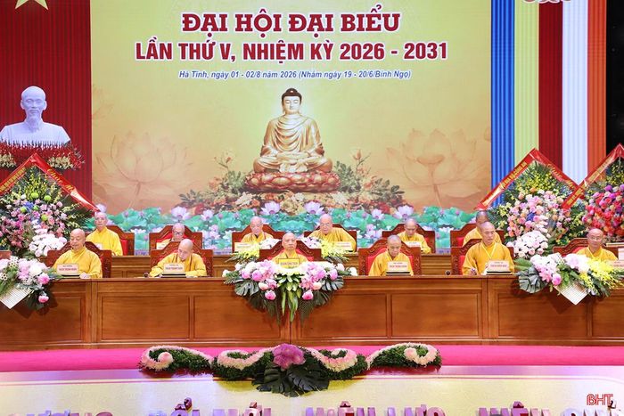 Đoàn Chủ tịch điều hành đại hội.