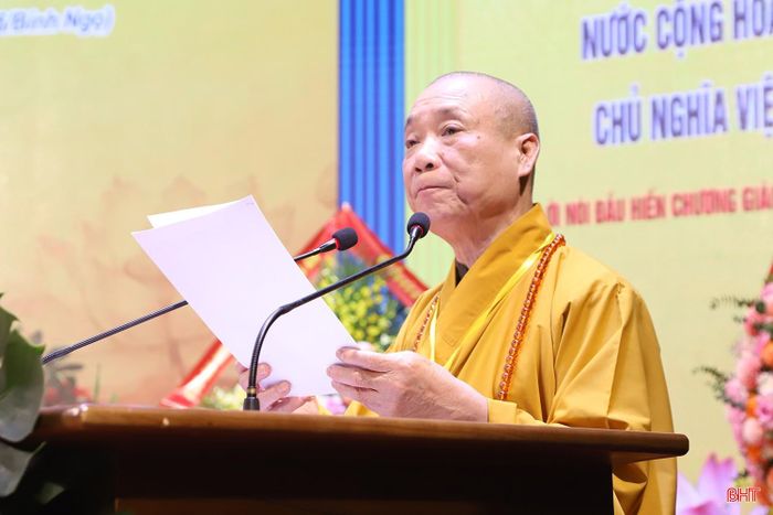 Hòa thượng Thích Bảo Nghiêm khai mạc đại hội.