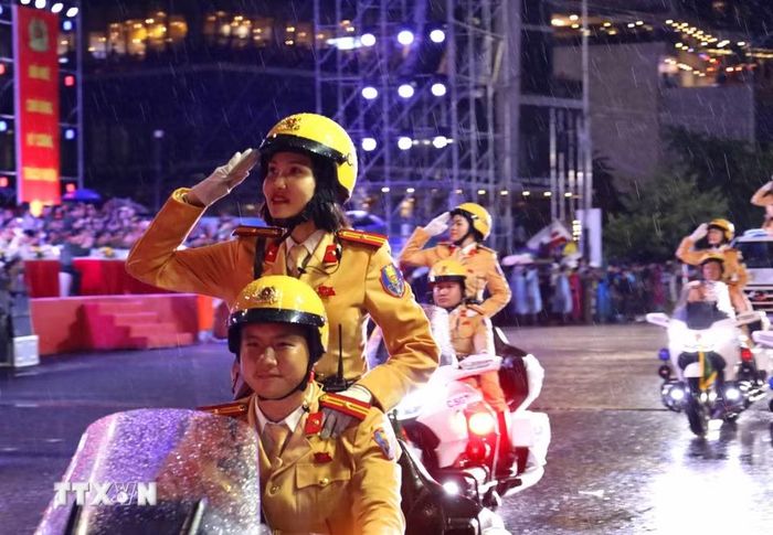 Thực binh biểu dương lực lượng tại lễ khai mạc. (Ảnh: Trần Lê Lâm/TTXVN)