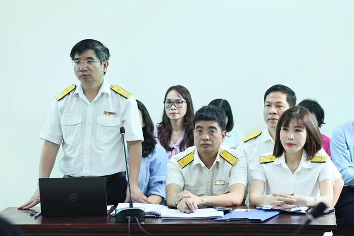 Thuế Cơ sở 11 - Hà Nội tham gia tố tụng với tư cách người có quyền lợi, nghĩa vụ liên quan.