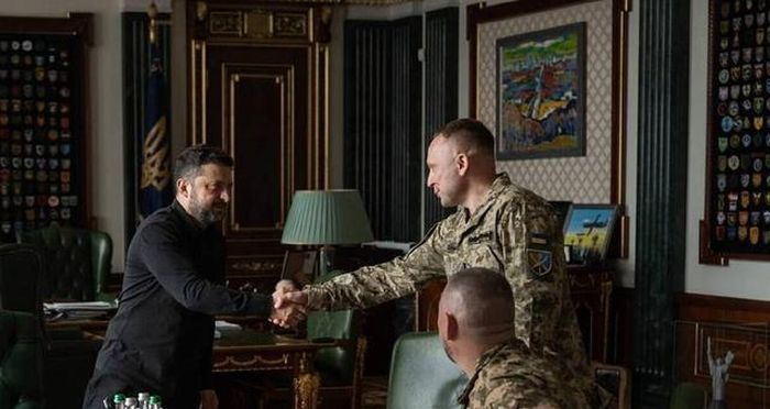 Tổng thống Ukraine Volodymyr Zelensky bổ nhiệm Thiếu tướng Mykhailo Drapatyi làm Tổng tư lệnh mới của các lực lượng vũ trang Ukraine, có hiệu lực từ ngày 21/7/2026. Ảnh: FPJ