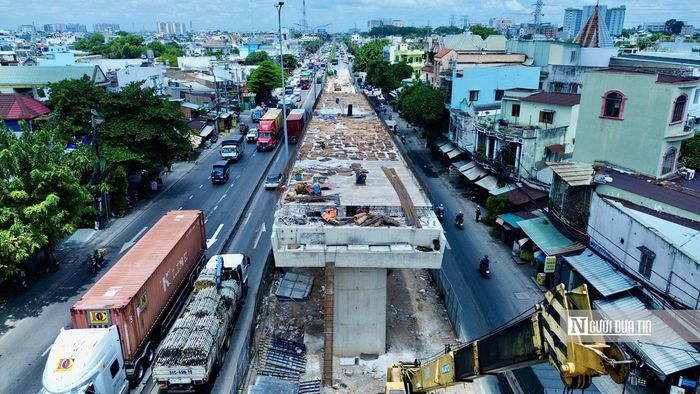 Cầu vượt Ngã tư Đình được đánh giá là một trong những nút giao thông huyết mạch, dự án nằm trên tuyến quốc lộ 1A, cách ngã tư An Sương (khoảng 3km), đây là một trong những tuyến giao thông có lưu lượng phương tiện lớn nhất Tp.HCM.