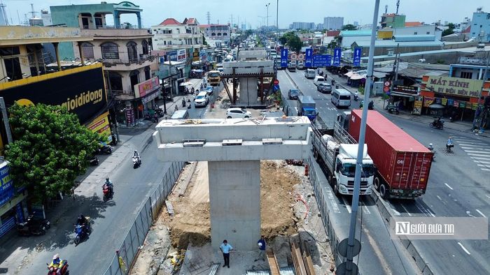 Nút giao Ngã tư Đình là giao lộ của các tuyến đường gồm Quốc lộ 1, Nguyễn Văn Quá, Tân Thới Hiệp 20 và Nguyễn Thị Đặng. Khu vực này thường xuyên ùn ứ nên việc đầu tư nâng cấp, mở rộng là vô cùng cấp thiết.