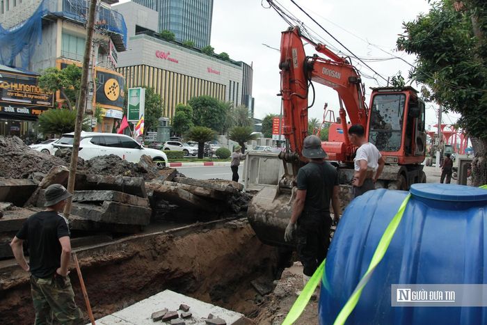 Dự án có tổng chiều dài hơn 4km, với các hạng mục như: mở rộng mặt đường, bố trí làn đường dừng, đỗ xe; chỉnh trang nâng cấp vỉa hè, mương thoát nước, điện chiếu sáng, trồng cây xanh, hào kỹ thuật, cải tại giải phân cách… Dự án được khởi công vào cuối tháng 4/2026 và dự kiến hoàn thành vào cuối năm 2027.
