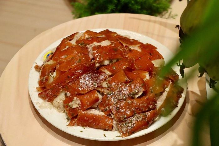 Đây là lần đầu tiên, món lợn sữa quay Lạng Sơn có mặt tại phố Tràng Tiền để phục vụ người dân thủ đô và du khách tham quan thưởng thức ẩm thực xứ Lạng