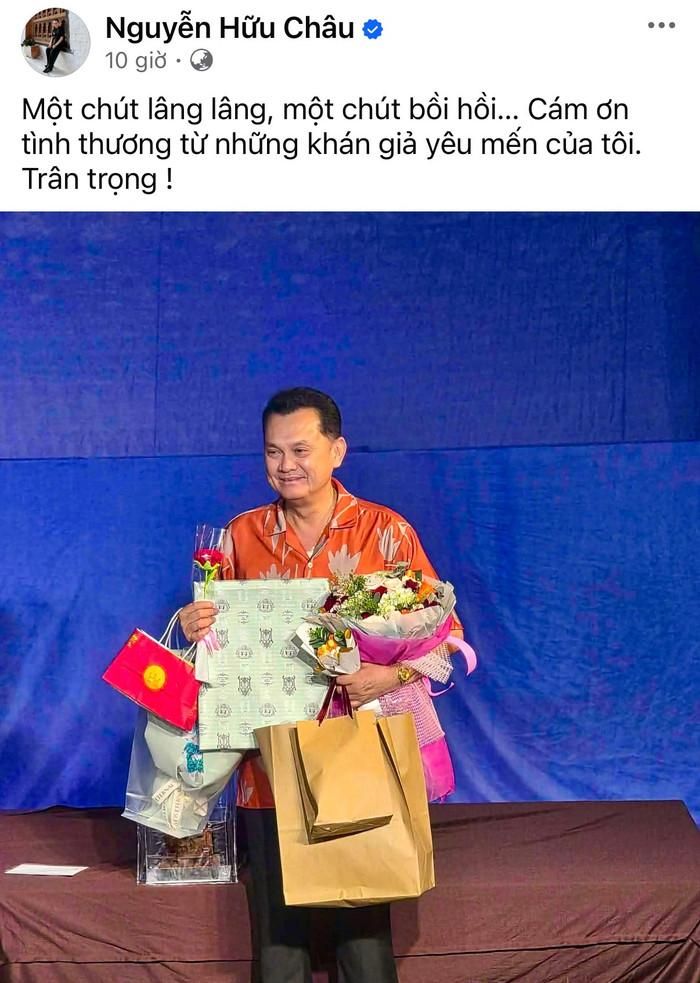 NSƯT Hữu Châu xúc động trong suất diễn cuối tại sân khấu kịch Thiên Đăng. Ảnh: Chụp màn hình.