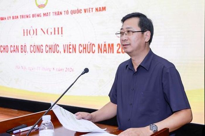 Ông Cao Xuân Thạo, Phó Chủ tịch UBTƯ MTTQ Việt Nam, phát biểu tại Hội nghị