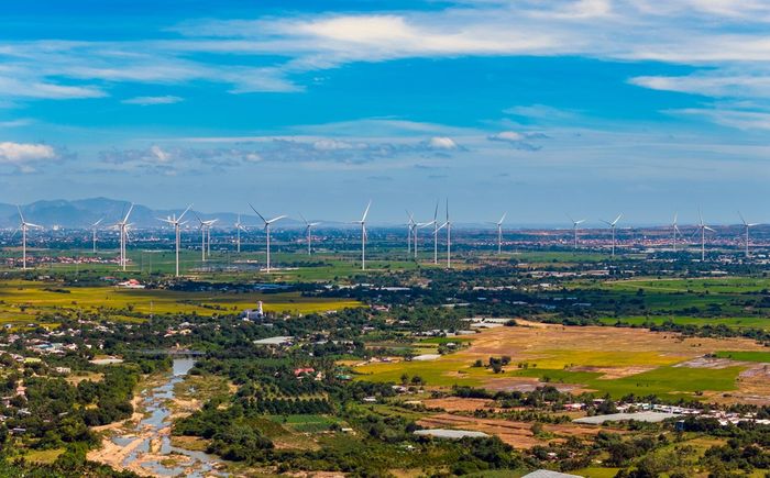 GS. Lars Peter Hansen cho rằng, thiết kế chính sách khí hậu và chính sách R&D cần vượt ra ngoài những dự báo trung bình hoặc kịch bản được xem là có khả năng xảy ra nhất. Ảnh: Hoàng Anh