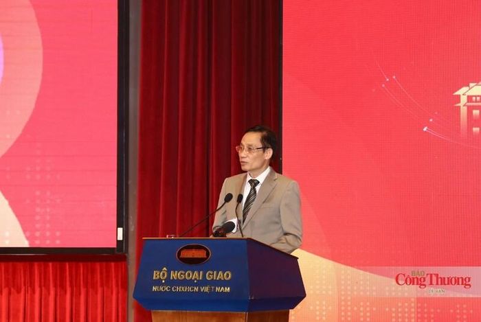 Bộ trưởng Bộ Ngoại giao Lê Hoài Trung phát biểu tại hội nghị.