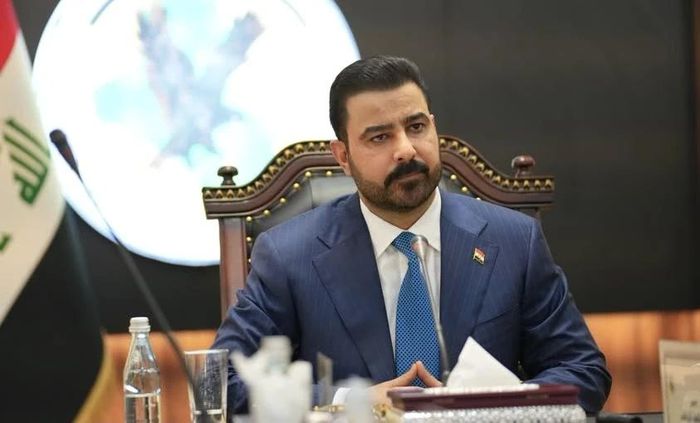 Thủ tướng Iraq Ali Al-Zaydi chủ trì cuộc họp khẩn để đánh giá những diễn biến an ninh mới trong khu vực. Ảnh: Fb.