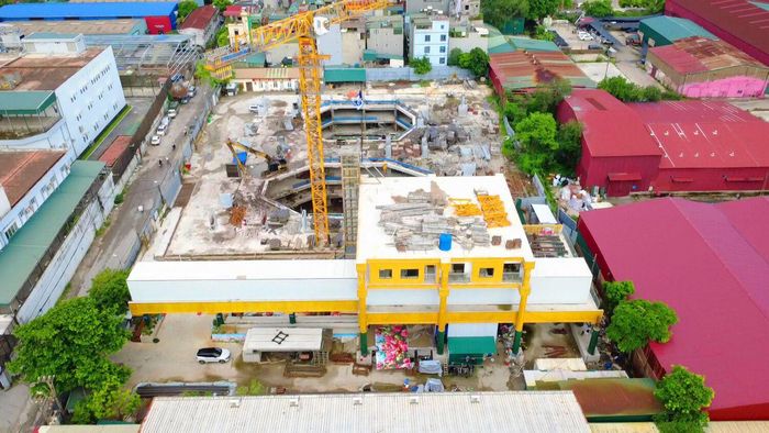 Tại dự án này, mô hình nhà ở trên tuyến metro từng bị phạt vì không phép xây dựng vẫn tồn tại.