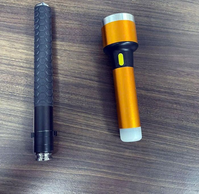  Tang vật đối tượng mang theo. 