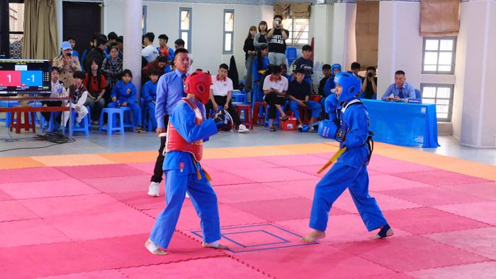 Các võ sinh tham gia tranh tài ở nội dung đối kháng