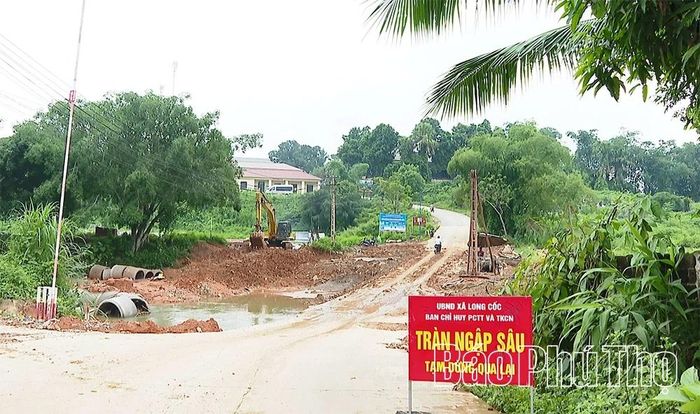 Đơn vị thi công huy động máy móc thực hiện đảm bảo đúng tiến độ.