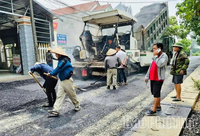 Từ sự đồng thuận hiến đất của 56 hộ dân, tuyến đường tại thôn Minh Đức, xã Hiền Quan đã hoàn thành vượt tiến độ 2 tháng.