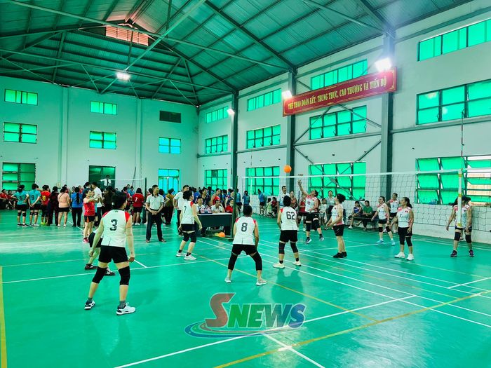 Một pha bóng đẹp trong trận đấu nội dung nữ.