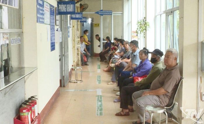 Bệnh viện Chợ Mới đang nỗ lực tổ chức khám sức khỏe cho người dân trên địa bàn.
