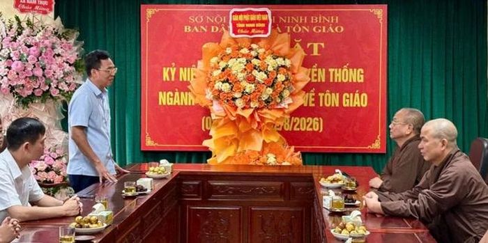 Trưởng ban Dân tộc và Tôn giáo Đinh Văn Tùng tri ân phái đoàn