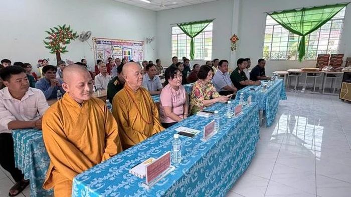 Chư tôn đức và đại biểu tham dự